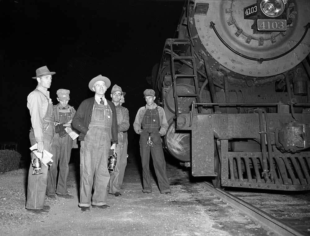 Tulsa, Oklahoma. Yard employees of the Frisco railroad on the night shift, 1942, Library of Congress
